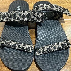 Stylish Black and Cream Sandals